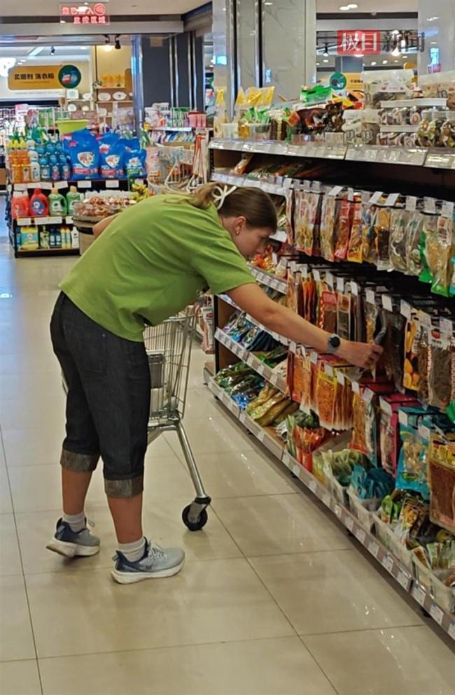 实探中俄互免签证前的边境小城 俄罗斯游客络绎不绝