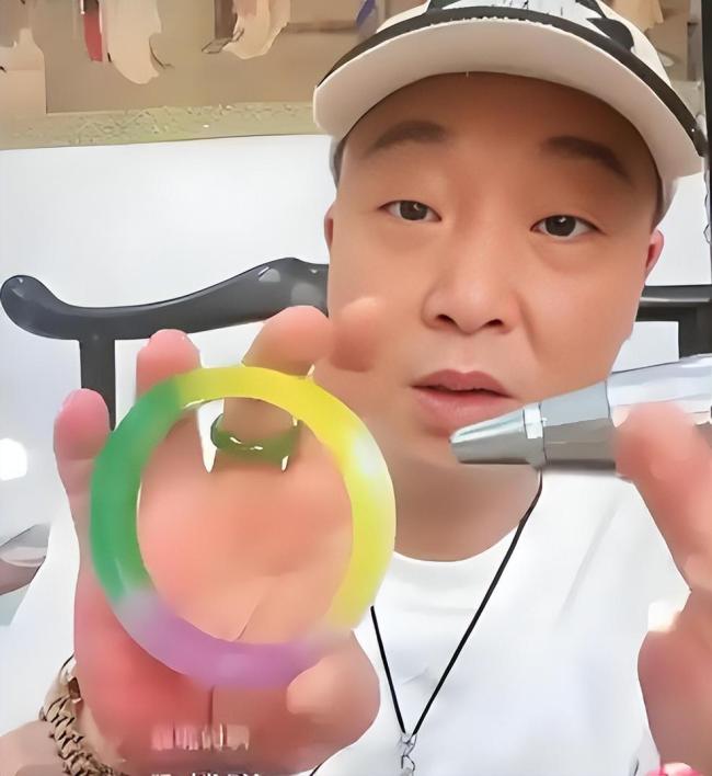 网红柴怼怼被刑拘 售假玉石与虚假宣传引发关注