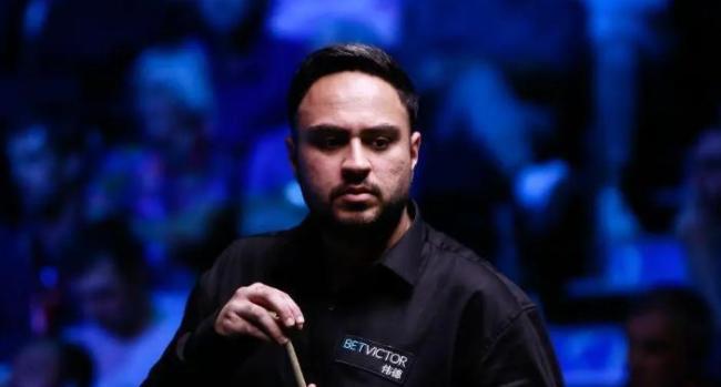 赵心童首轮轻松获胜 查达不擅长对战中国选手 三杆破百速胜