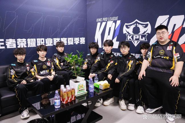 KPL年总战队实力名次:AG预定六连胜,JDG精英组第一晋级淘汰赛 巨匠组与精英组蛮横对决