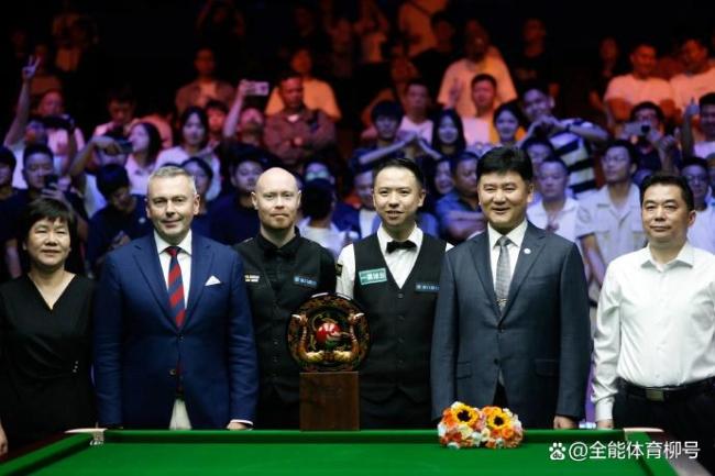 中国斯诺克大捷!丁俊晖赵心童等11将冲冠 4将晋级次轮