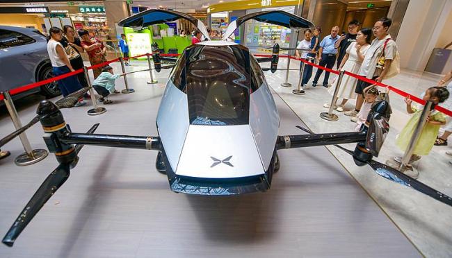 長春航展兩臺(tái)飛行器相撞墜機(jī) 雙機(jī)編隊(duì)演練事故