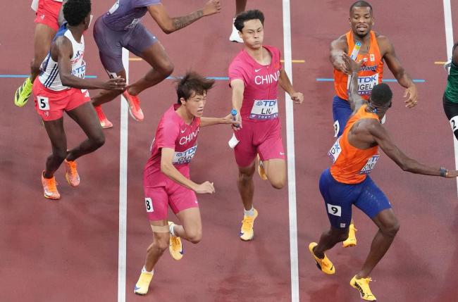 男子4x400米预赛中国队破国家纪录 刷新历史时刻