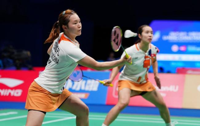 火力全开为队友复仇！2-0速胜世界第16，贾一凡/张殊贤晋级4强 国羽女双强势晋级