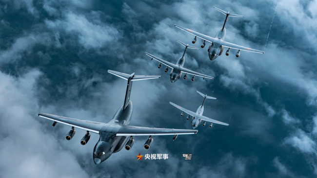 震撼！空中极近距离拍战机影像大片来了