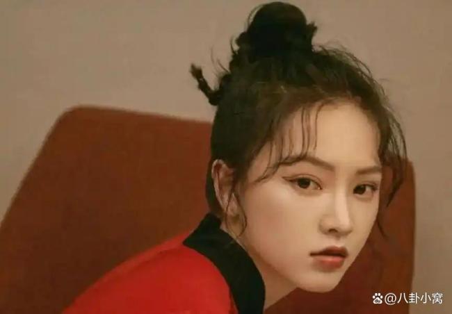黄灿灿赚的第一笔钱给初恋补交学费 恋爱脑引发热议