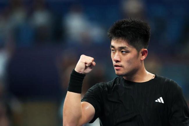 2比1爆冷逆转！吴易昺淘汰梅总 中国男网惊喜连连