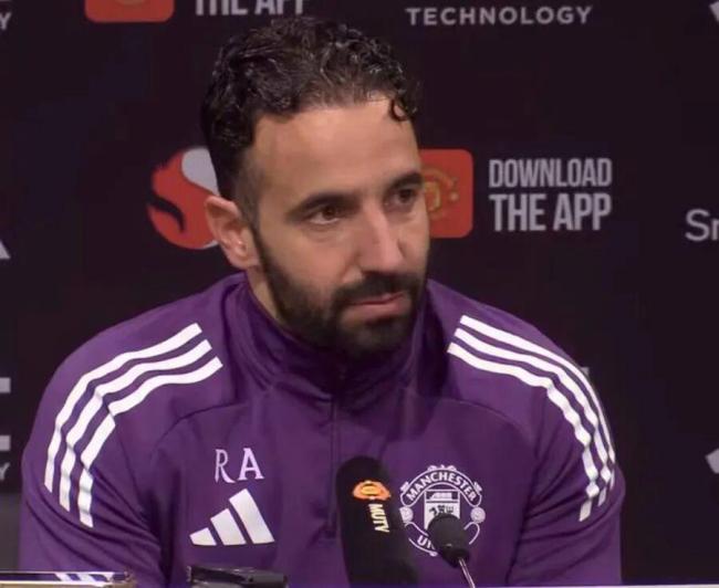 曼联加强中场计划曝光 冬夏各买一人！利物浦欲跟阿莫林争夺巴莱巴 转会竞争加剧