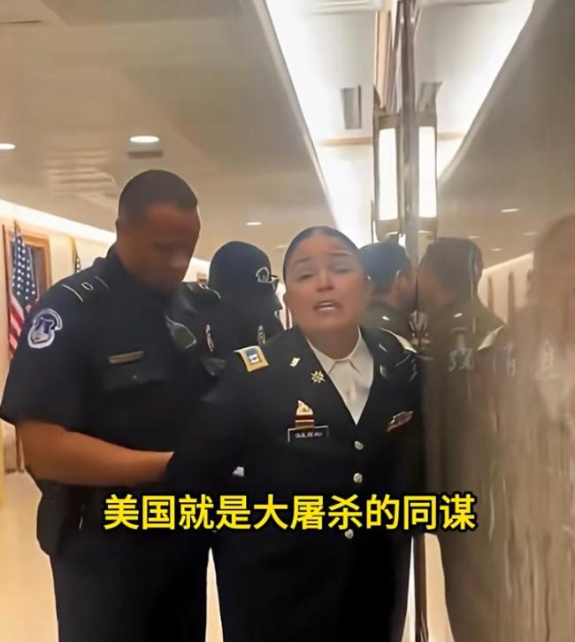 美国飞行员大喊美国是大屠杀同谋 拒绝支持种族灭绝被捕