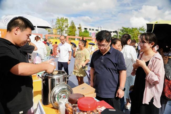 新品种“懒东谈主花”年产值超200万，农民丰充节宁波各地纠合“晒富” 乡村共富品牌助力