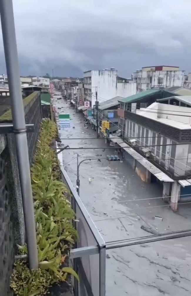 航拍台湾花莲溃堤堰塞湖 洪水淹没多处住宅