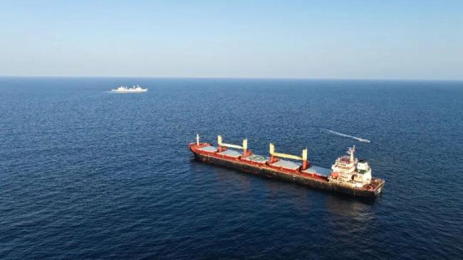 舟师亚丁湾海域遑急挽回一商船船员 彰显就业担当