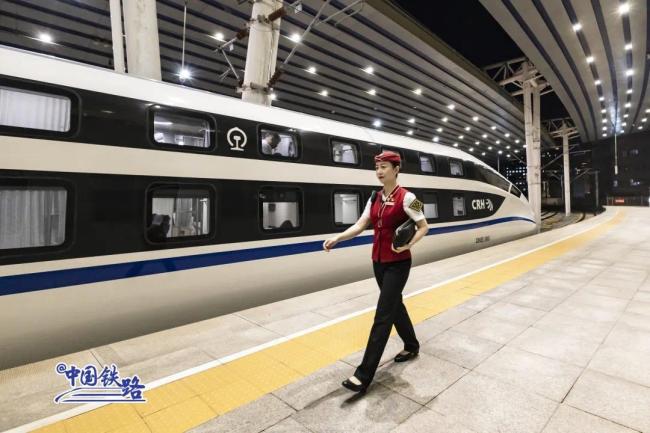 全是單間！縱向臥鋪動車組，國慶中秋假期加開！