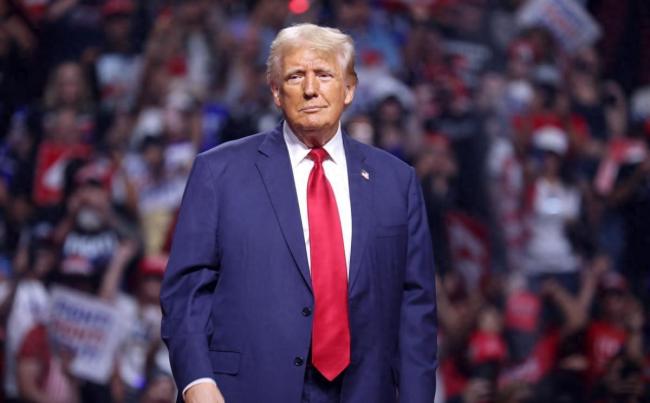 美国感到震惊！哈佛学者宣布了特朗普的十项犯