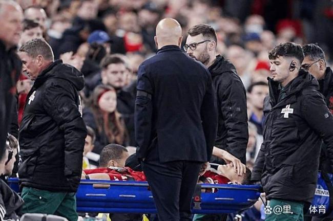 再次绝杀敌手晋级,利物浦却“舒心不起来”:19岁天才遭受重伤 新援重伤令东谈主担忧