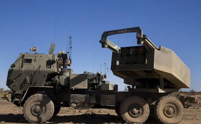 泽连斯基：乌克兰决定开放武器出口 西方援助不足逼出新战略