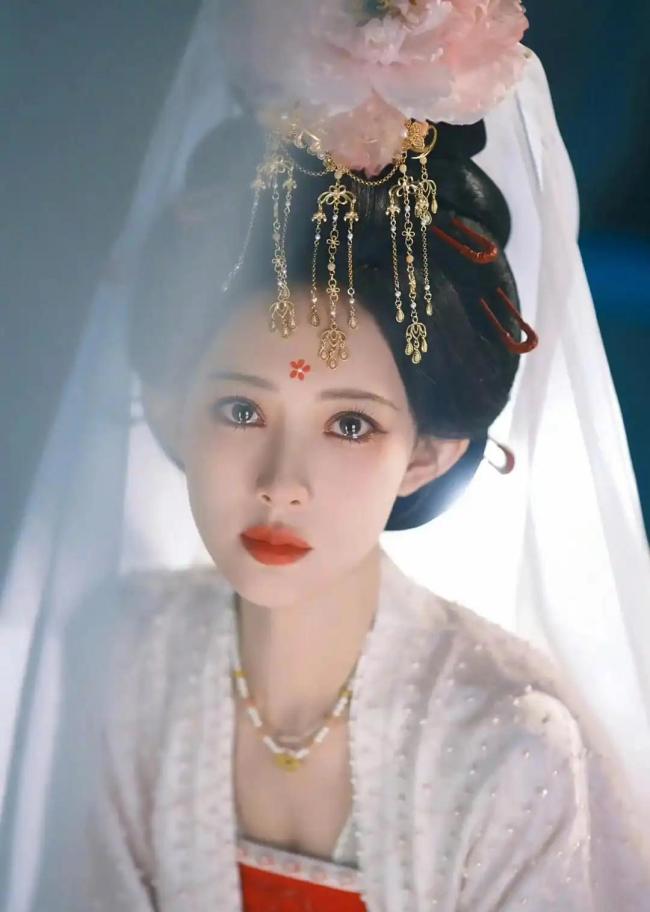 黄薇 尚公主妆造 唐风美学惊艳出圈