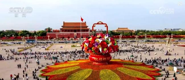 各地营造喜庆氛围迎接佳节 城市装扮一新