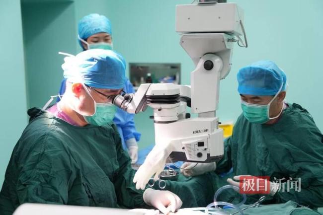 孕妇遭熊袭击重伤装死保命 跨省千里求医转危为安