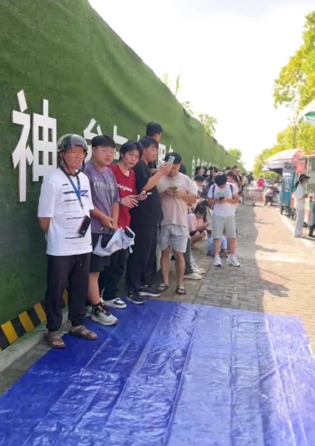 “鸡排哥”在文旅座谈会发言 聚焦食品安全与卫生