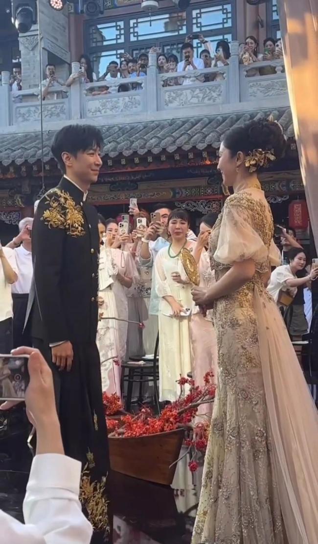 董璇妥协 婚礼上的无奈退让
