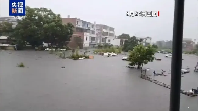 赖清德去台湾花莲勘灾 神情轻松笑嘻嘻 民众怒斥其“假惺惺”