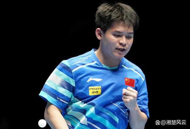 林詩棟31回合極限攻防致勝！揚手引領全場歡呼，日本名將癱倒在地 國乒新星閃耀賽場