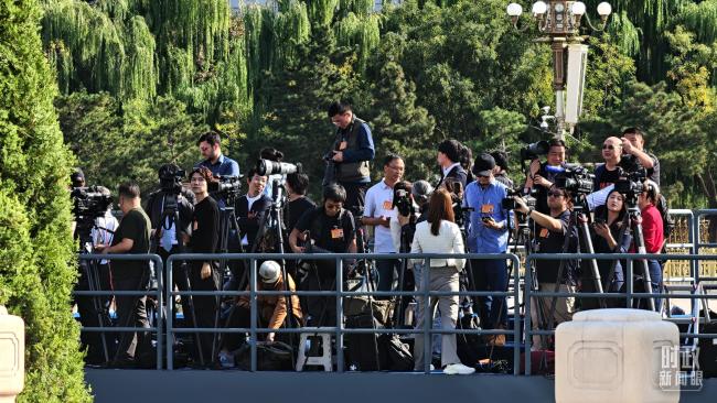 时政新闻眼丨在今年国庆招待会上,习近平重点谈到这两件大事