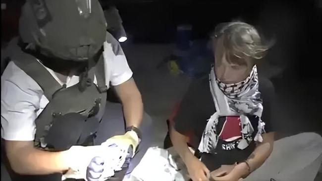 瑞典环保少女遭军队扣押，船队遭袭事件引发关注