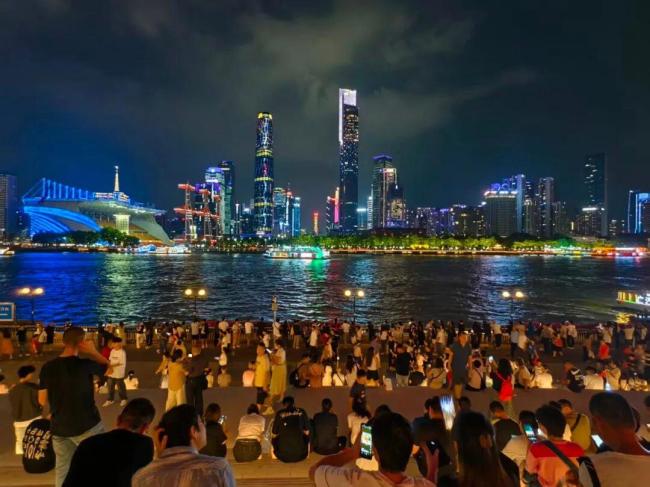 广州南站刷新两项客运历史纪录 国庆中秋假期出行高峰