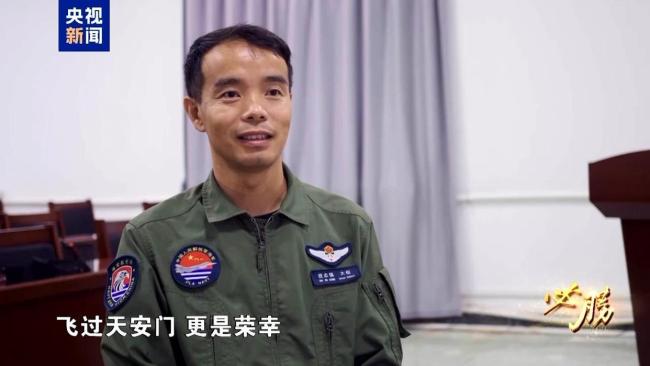 空警-600与福建舰弹射画面公布