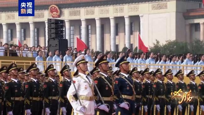 空中梯队如何做到米秒不差 阅兵训练画面首次公开