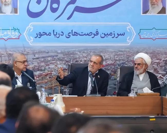 伊朗总统称伊朗别无选择必须迁都