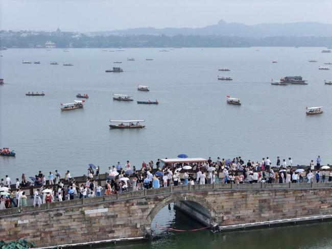 浙江可能迎来历史最热国庆假期，外出游玩注意防暑防晒