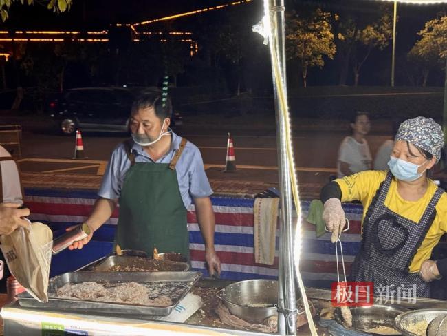 摊主挑战“鸡排哥”：不好吃我撤摊 口味对决引关注