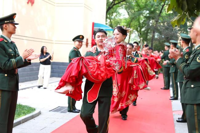 你守着国！她守着你！北京武警营区举办集体婚礼，祝贺他们，点赞当随礼！ 军营里的浪漫与忠诚