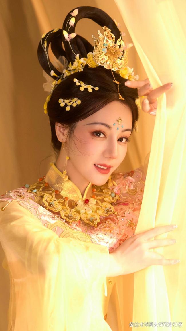 『迪丽热巴』天女散花尽显东方美学 一舞倾城壁纸级美感