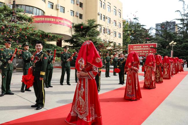 你守着国！她守着你！北京武警营区举办集体婚礼，祝贺他们，点赞当随礼！ 军营里的浪漫与忠诚