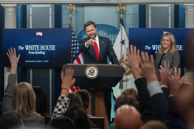 美政府停摆给多少人造成了多少损失？ 经济受挫公共服务停滞