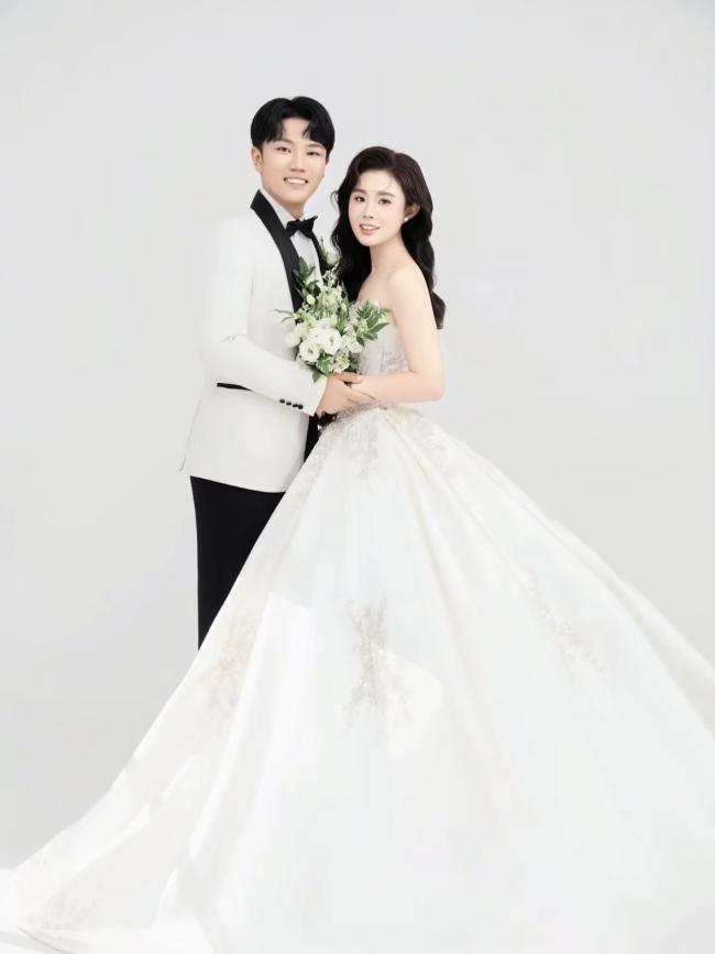 寻亲25年的千万富翁儿子将办婚礼 迟来的幸福终降临