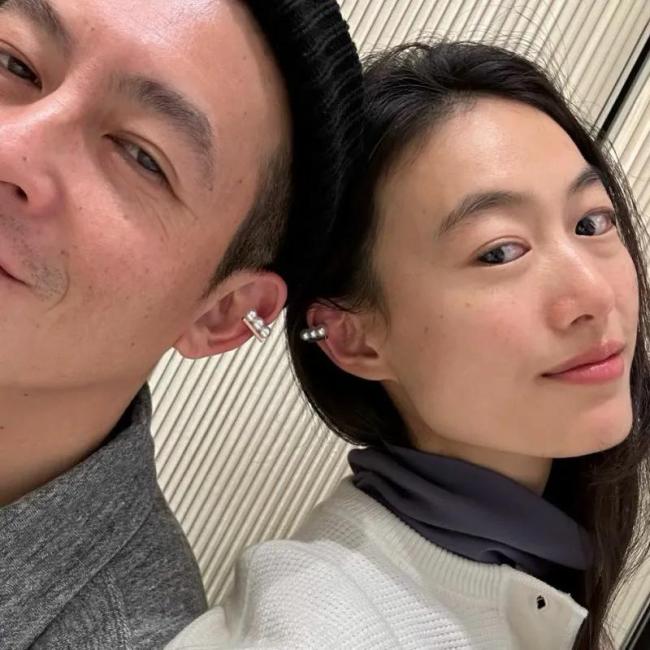 陈冠希45岁生日全家福 