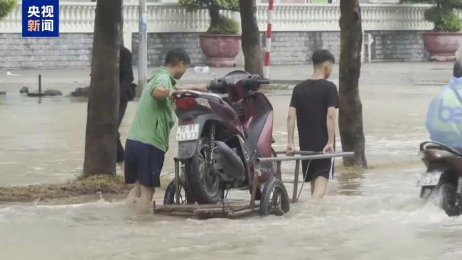 麦德姆袭击越南多地出现山体滑坡 持续降雨引发灾害预警