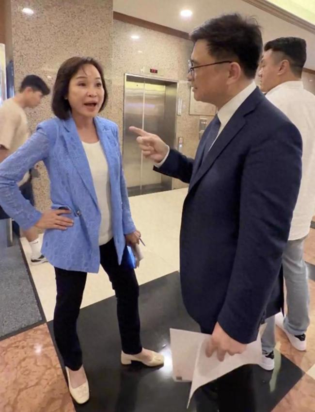 明年高雄市长选情变数多 蓝营迎来好机会