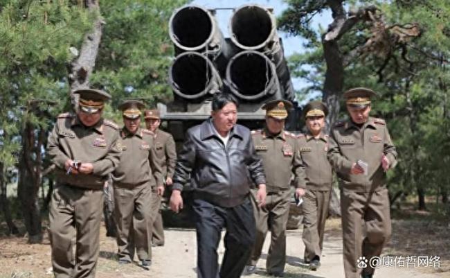 金正恩深夜阅兵震全球!火星-20导弹首秀引美韩恐慌