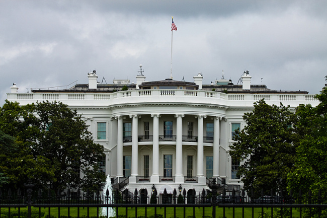 “停摆”第十天 特朗普政府开始裁员