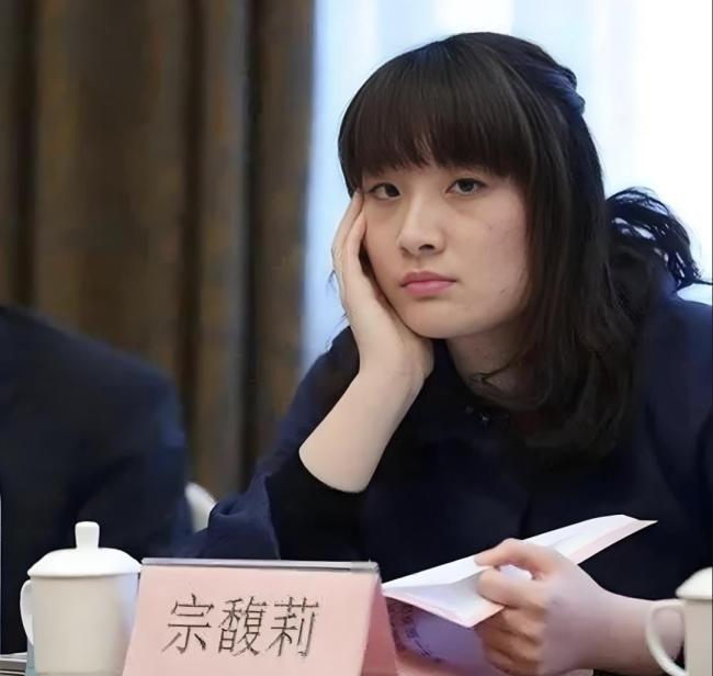 宗馥莉出任娃哈哈董事长仅一年，短暂的任期充