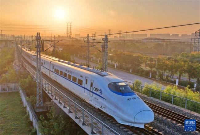 全国铁路今起实行新列车运行图 车次调整