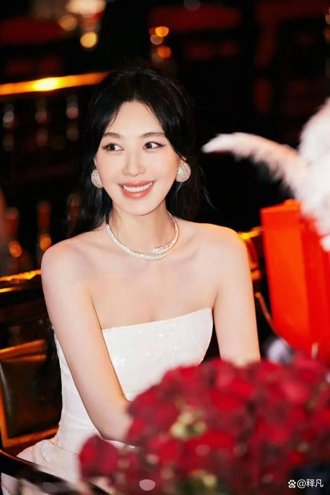 差点没认出来李菲儿 造型大变引发热议