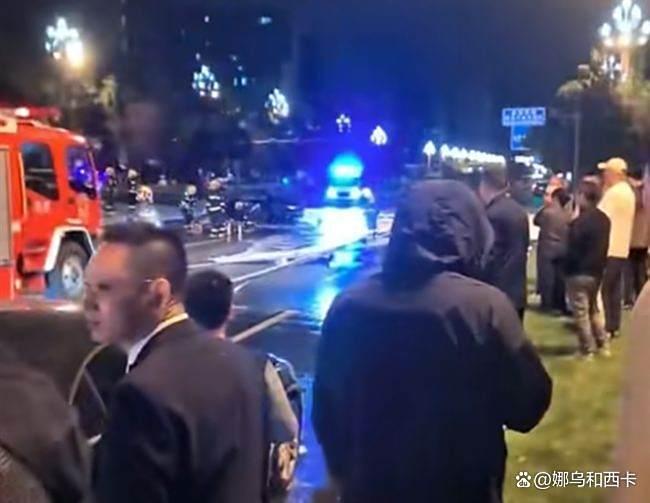 成都一小车失控后起火驾驶员遇难 电车救援难题引关注