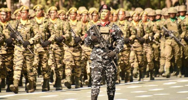 菲律宾叫嚣黄岩岛动工不会坐视不管，介文汲：没实力的人说这话就是笑话 豪言壮语难掩实力差距